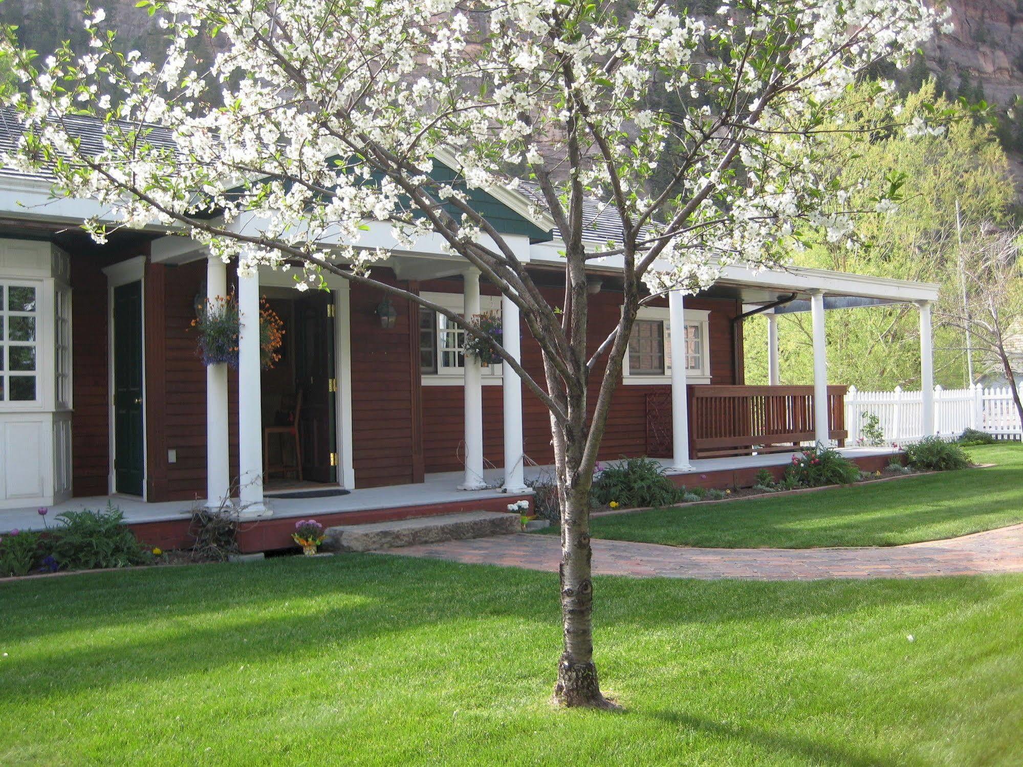 Secret Garden Bed & Breakfast Ouray Buitenkant foto